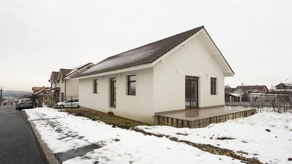 Casa de vanzare Parter Zona dealuri Oradea - Poză 1