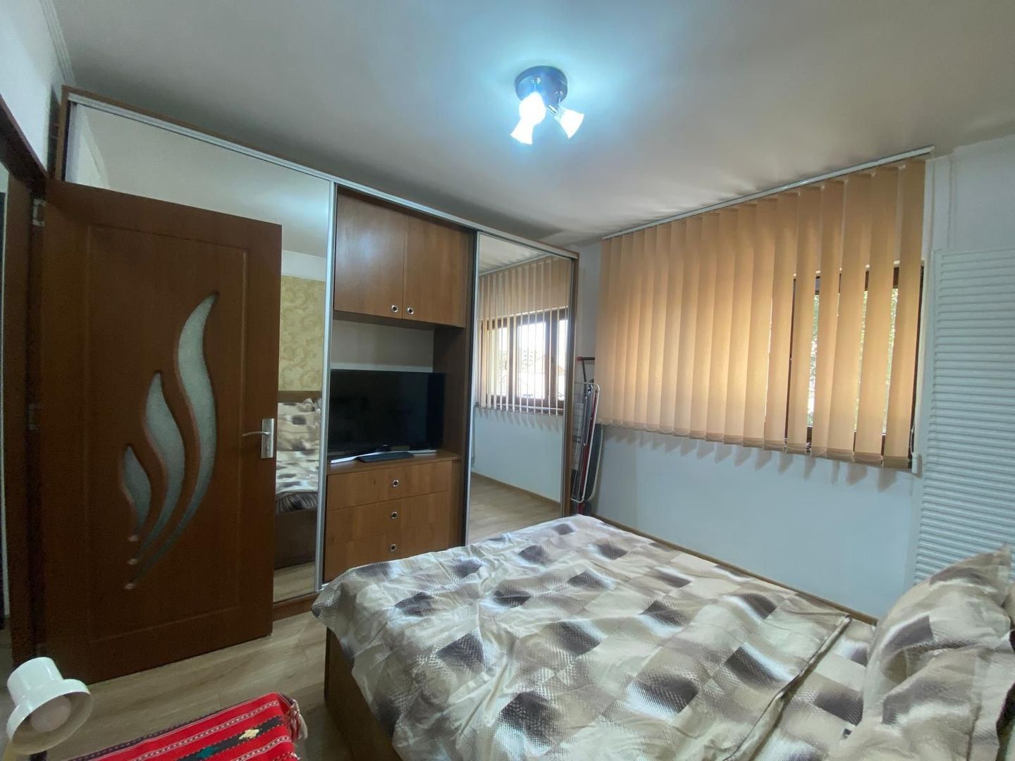 Polona 2 cam dec 4/8, renovat, mobilat, utilat, prima inchiriere - Poză 1