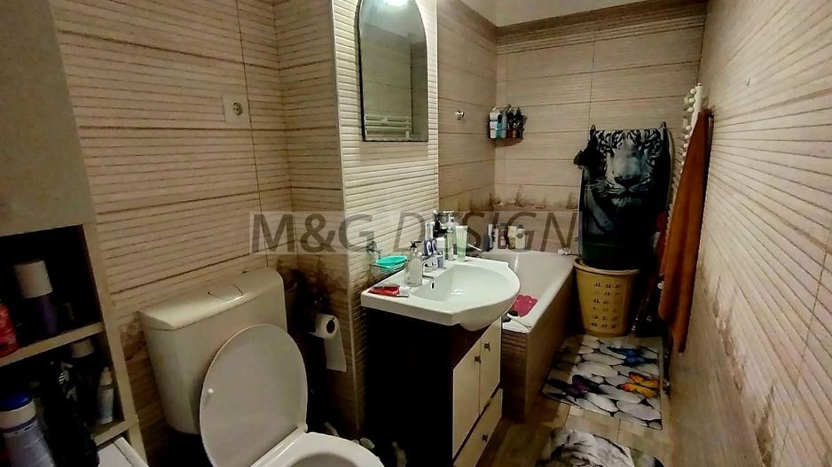 Vand   apartament spatios cu 3 camere, situat in zona SAGULUI - Poză 2