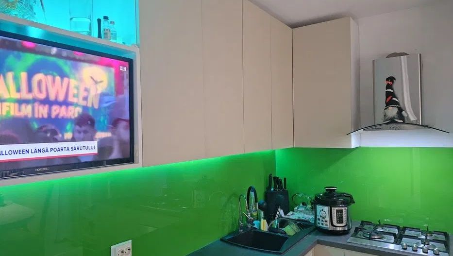 Apartament 3 camere Dec 60 mp mobilat cu gradina Bucium 100000 euro - Poză 4