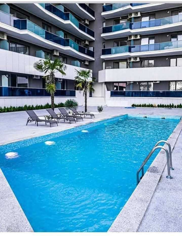 Garsonniera de vanzare in Mamaia Nord cu Piscina Exterioara si parcare - Poză 1