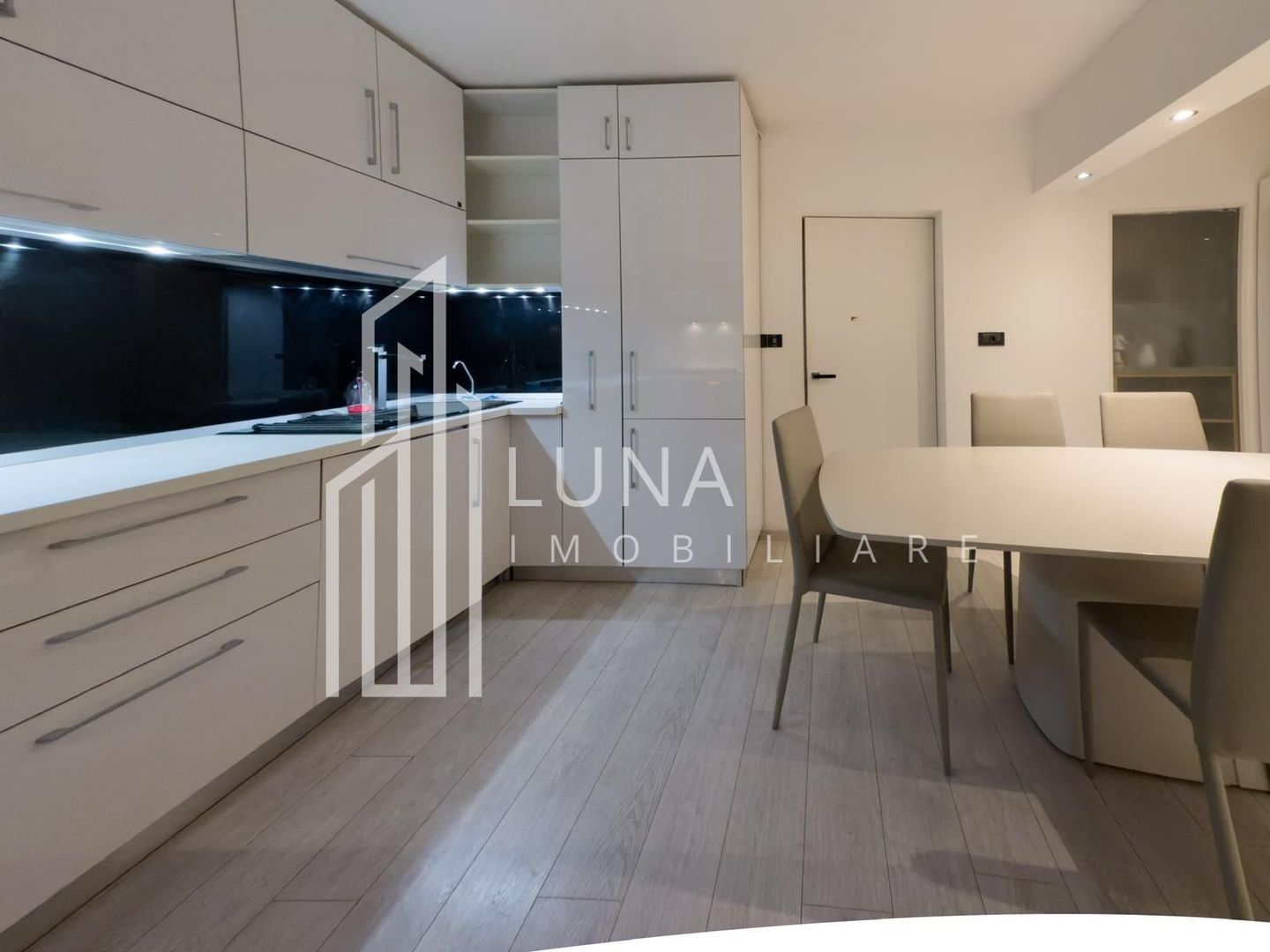 Apartament lux, 3 camere (inițial 4) – Strada Pârâului, Brașov - Poză 10