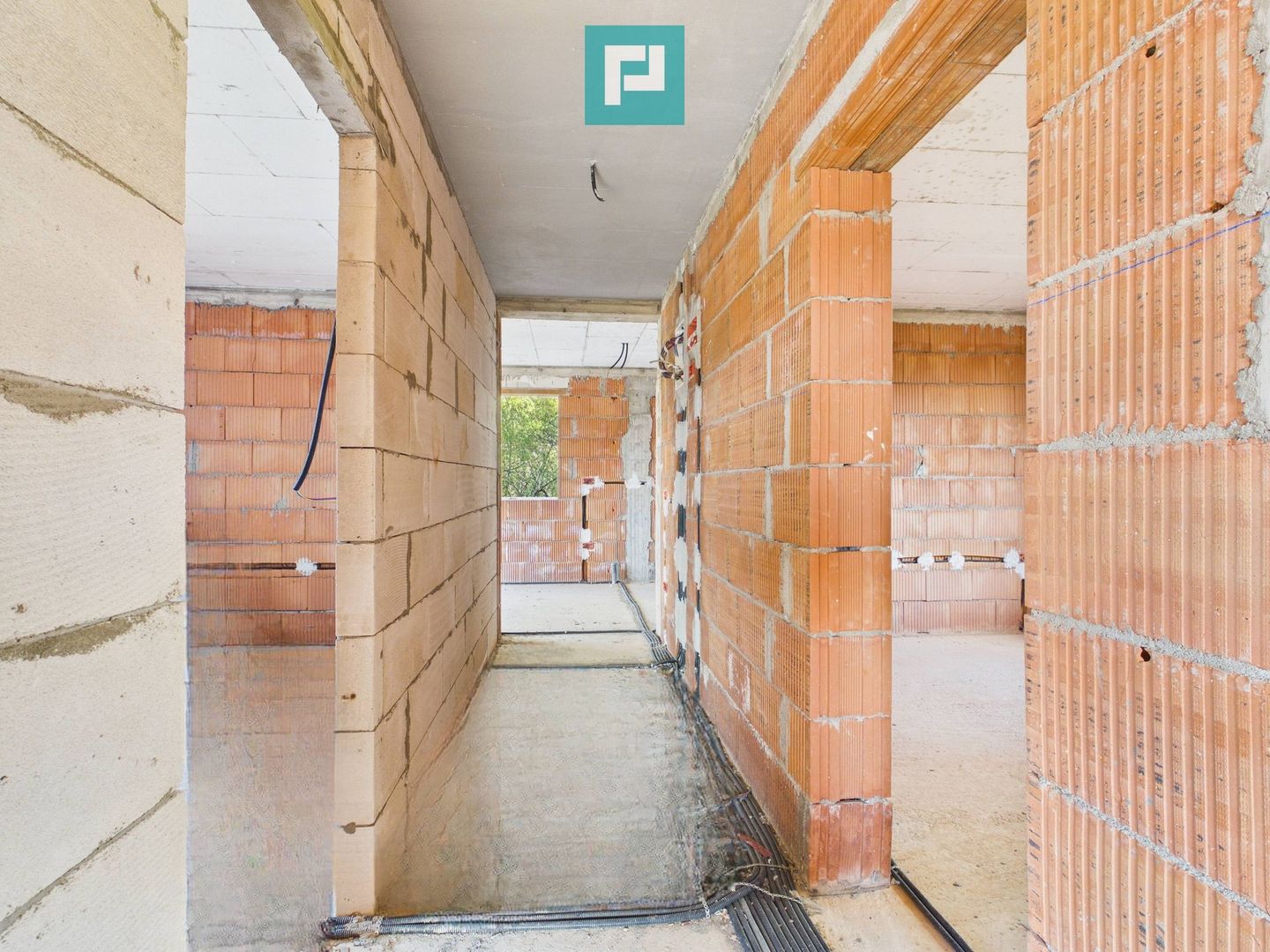 Casă individuală la cheie in Utvin - Poză 10