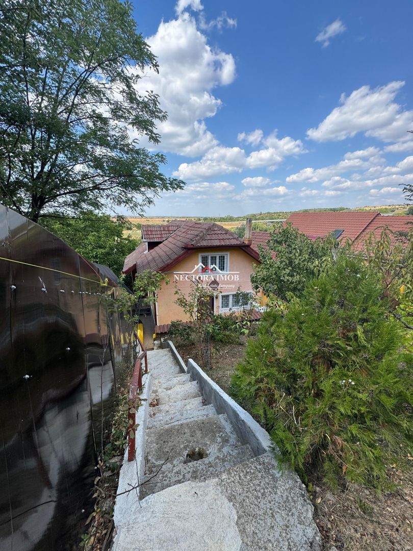 NECTORA IMOB-Casa cu etaj, mobilata, utilata, Episcopia, cu livada - Poză 2