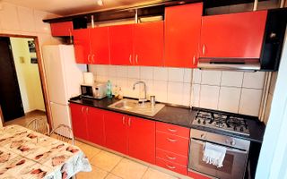 Oferim spre inchiriere,apartament spatios,3 camere,aproape de Spitalul Judetean - Poză 14