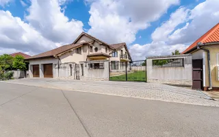 Vilă de lux, pentru o familie numeroasă, Spațiu, confort și intimitate - Poză 31