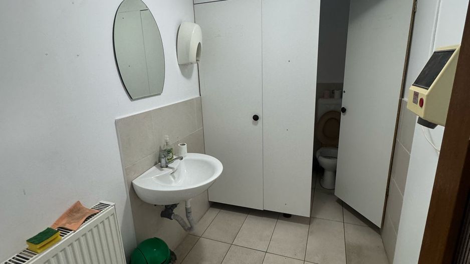 Birouri,sediul firme de închiriat  Etaj 1 în Aradul nou. - Poză 11