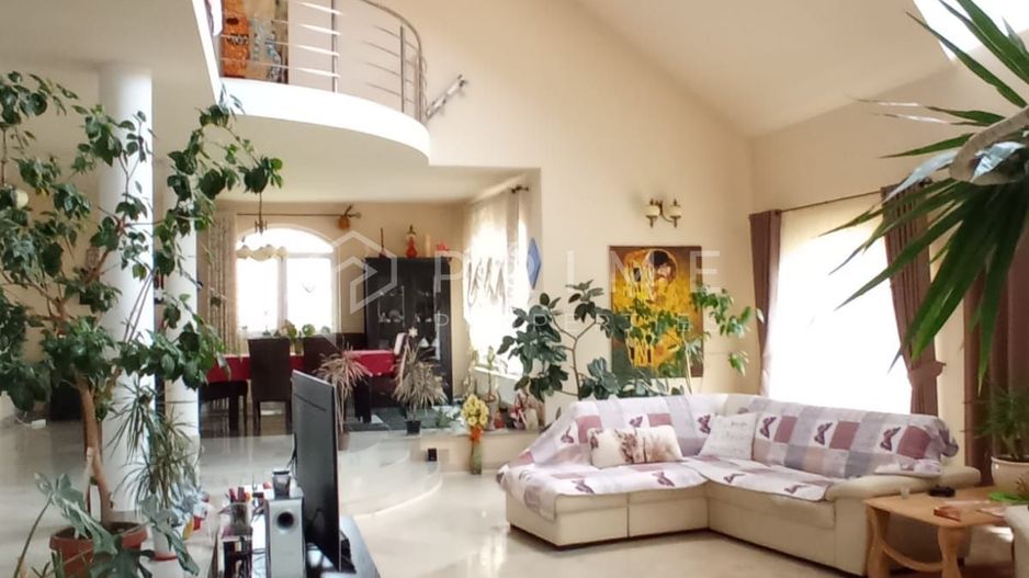 Reședință de lux cu potențial comercial –zonă Băi, Sângeorgiu de Mureș - Poză 3