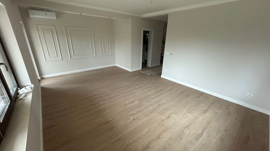 CASA TIP DUPLEX DESPARTIT PRIN GARAJ - Poză 30
