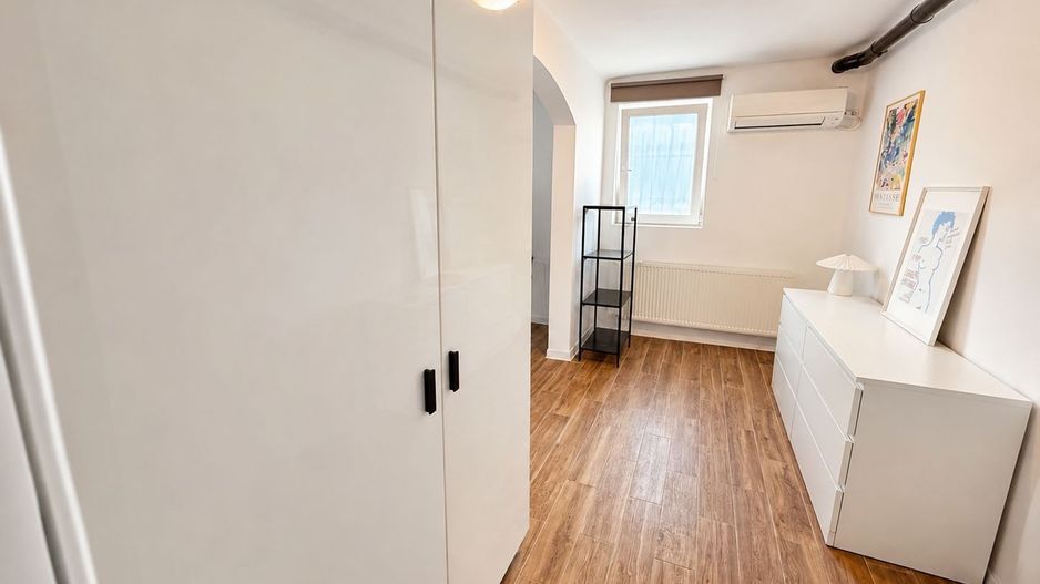 Garsonieră renovată Vilă interbelică 1932 Piața Romană | 28 mp Demisol - Poză 3