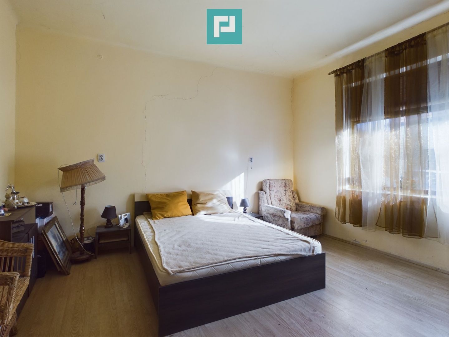 Casă cu teren în Pârneava - Poză 14