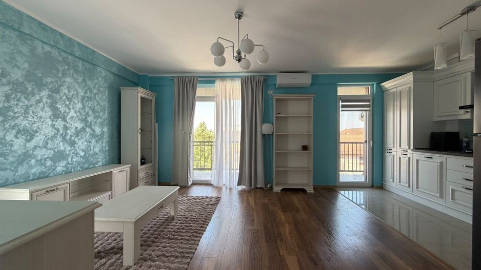 Apartament cu 3 camere, 2 bai si loc de parcare - Poză 1