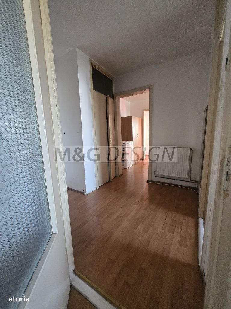 Ap 3 camere, zona Lipovei, etaj 3, decomandat - Poză 2