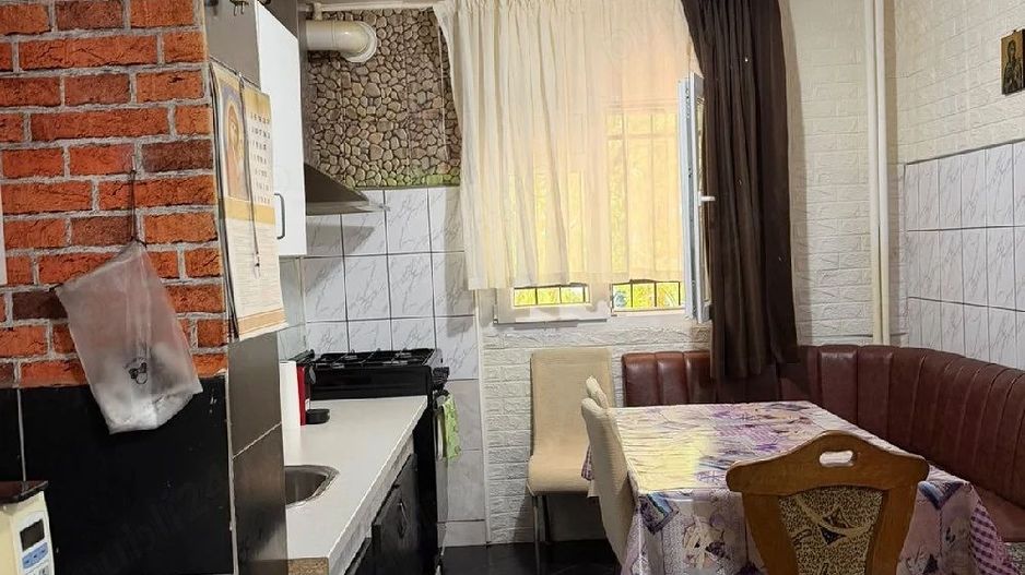 Vanzare Apartament 2 camere, 48 mp, parter, parcare, bloc reabilitat , Rahova - Poză 1