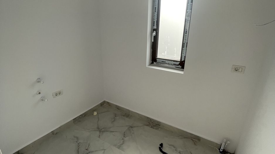 Giroc-Bld. Aviatiei | 5 camere | 3 bai | Bucatarie inchisa - Poză 10