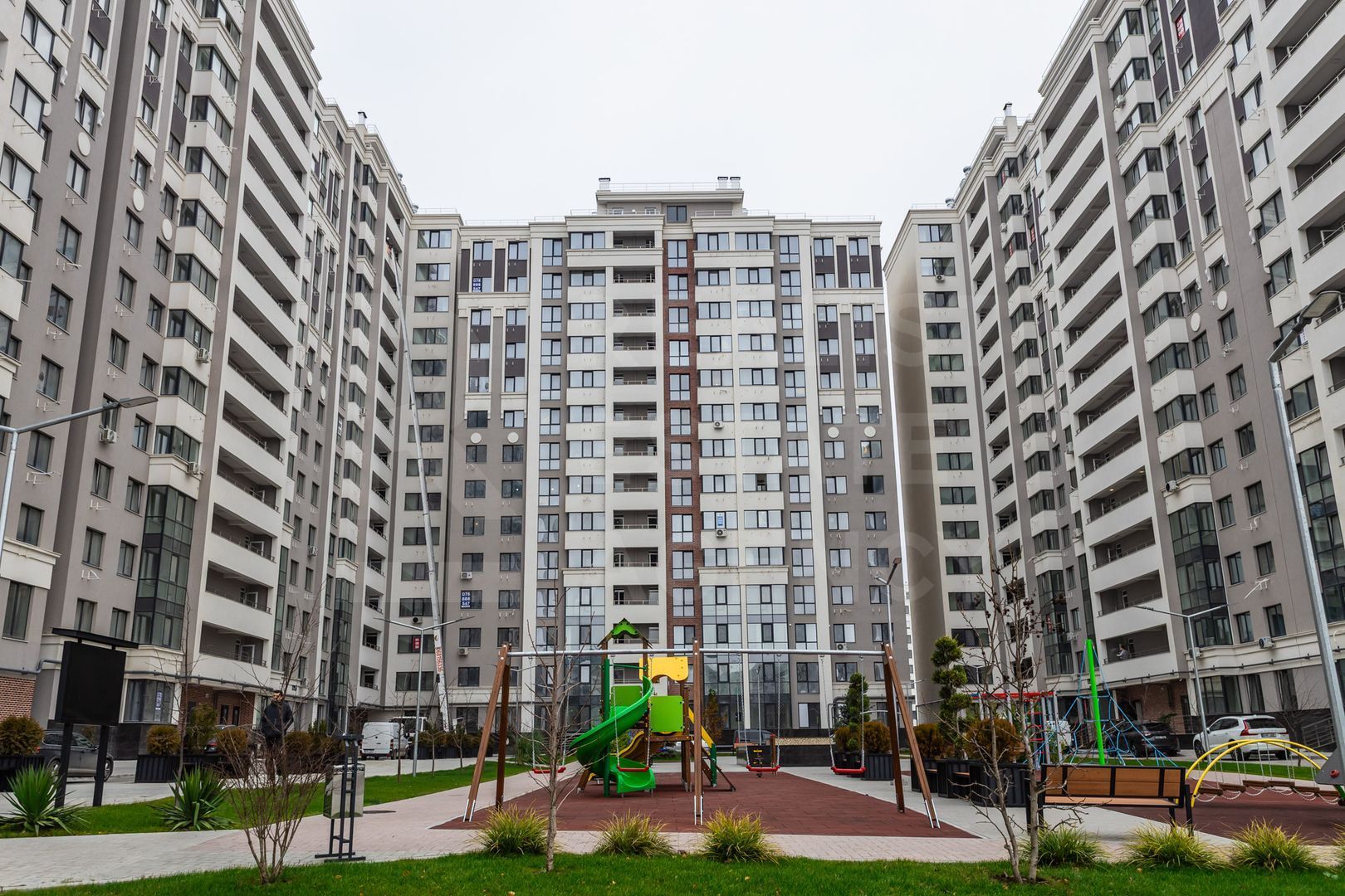 Vânzare apartament cu 3 camere, str. Vasile Lupu, sect.Buiucani - Poză 1