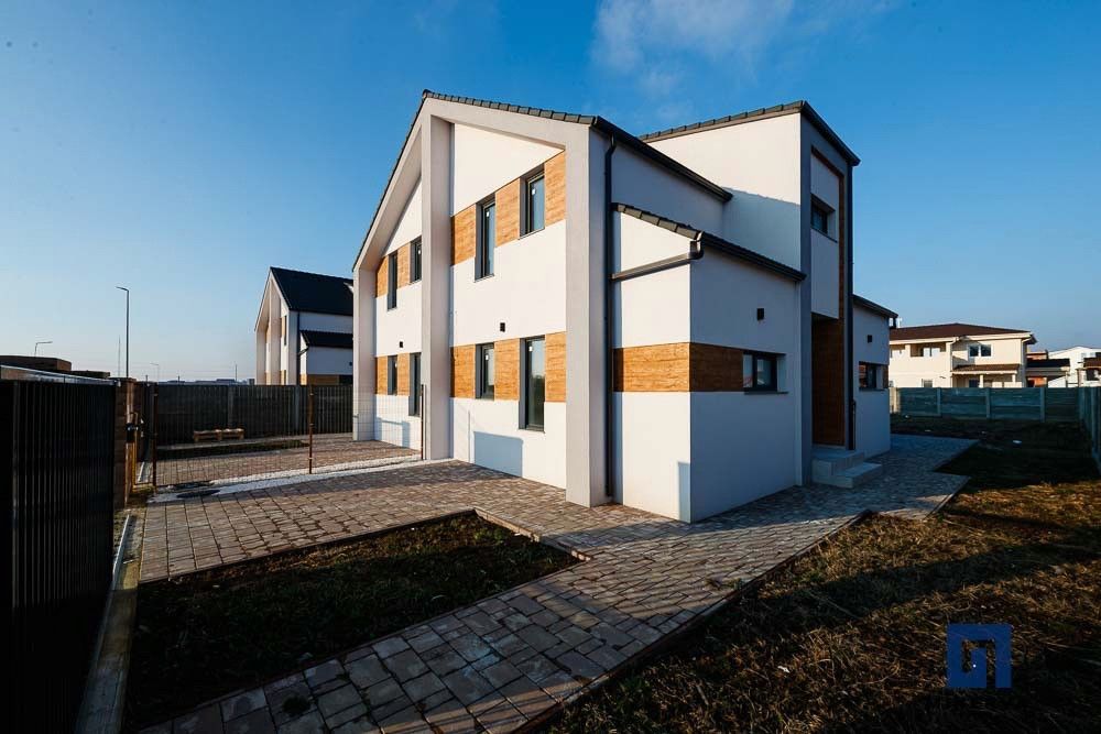 Duplex cu 4 camere si teren generos de 352 mp – Mosnita Noua - Poză 23