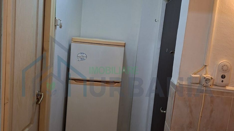 Vând garsoniera Podul de Fier - Poză 1