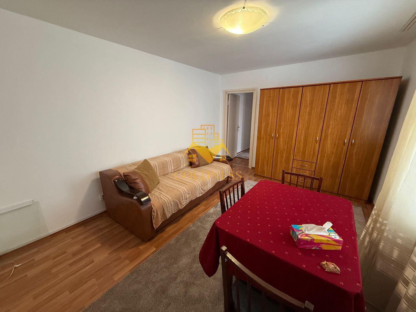 3 camere semidecomandate, balcon, Gheorgheni, Hotel Royal, P-ta Hermes - Poză 14