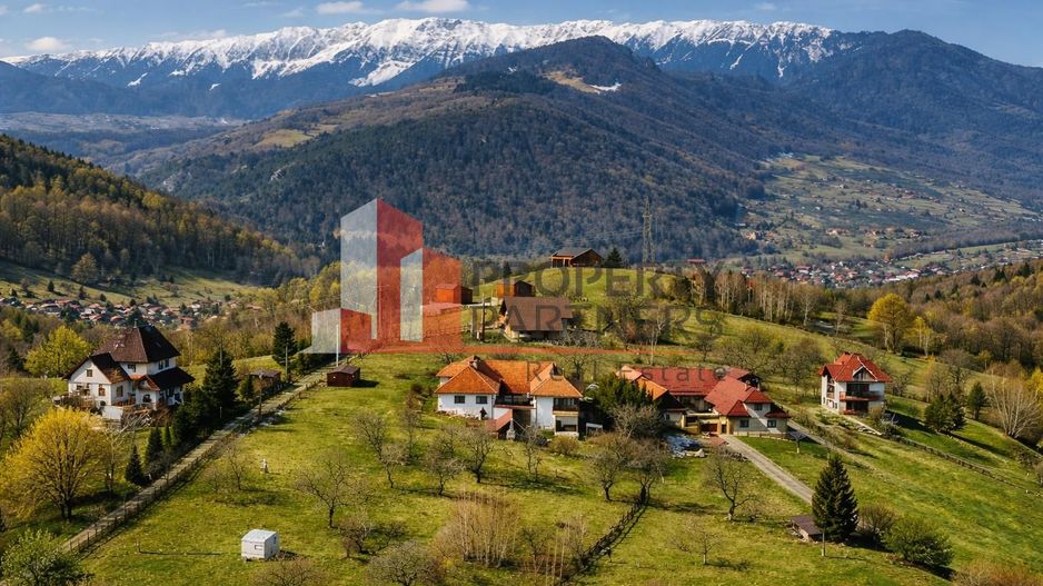 Casă tradițională cu 1800 mp teren  în Sohodol, Bran | Priveliște superba - Poză 1