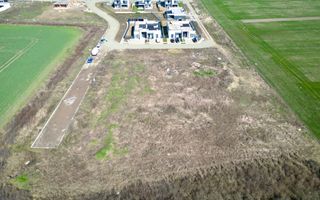 Teren pretabil pentru spatii agrement 3738 mp | Covaci - Poză 3