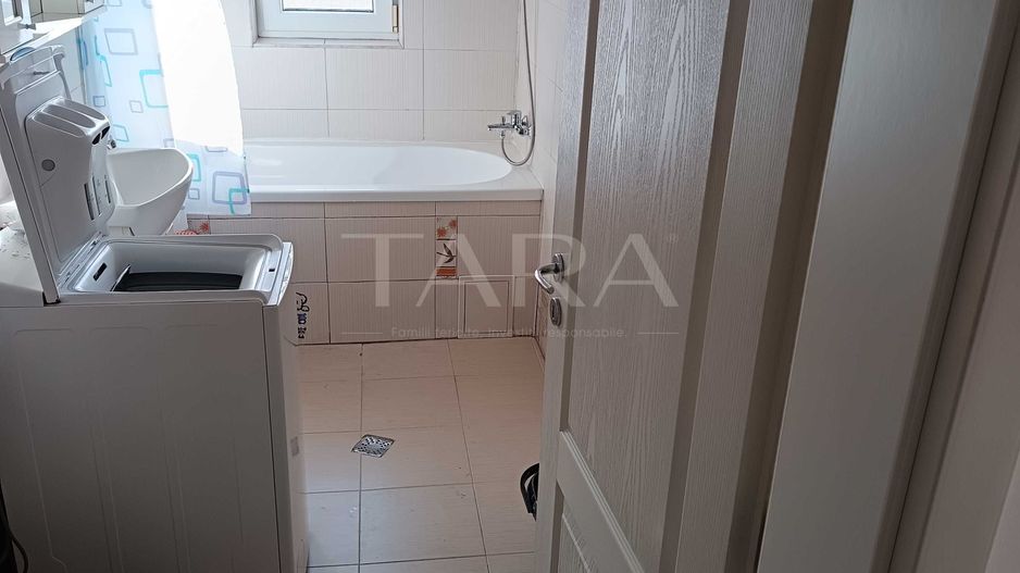 Apartament cu 2 camere, decomandat, balcon și parcare. - Poză 4