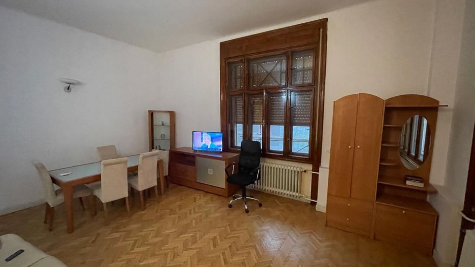 P-ta Victoriei | Decomandat | 2 dormitoare | 2 bai - Poză 4