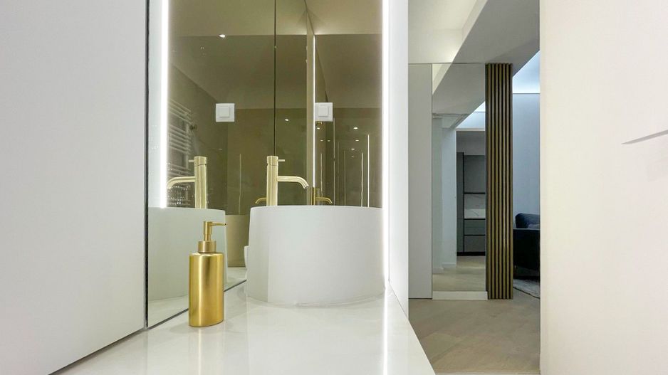 De închiriat studio complet mobilat - Dressing Walk In– Cortina North - Poză 12