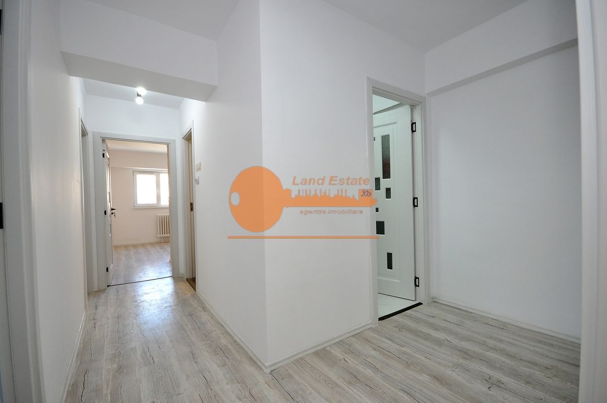 Apartament cu 3 camere in zona Pacii-Apusului - Poză 1