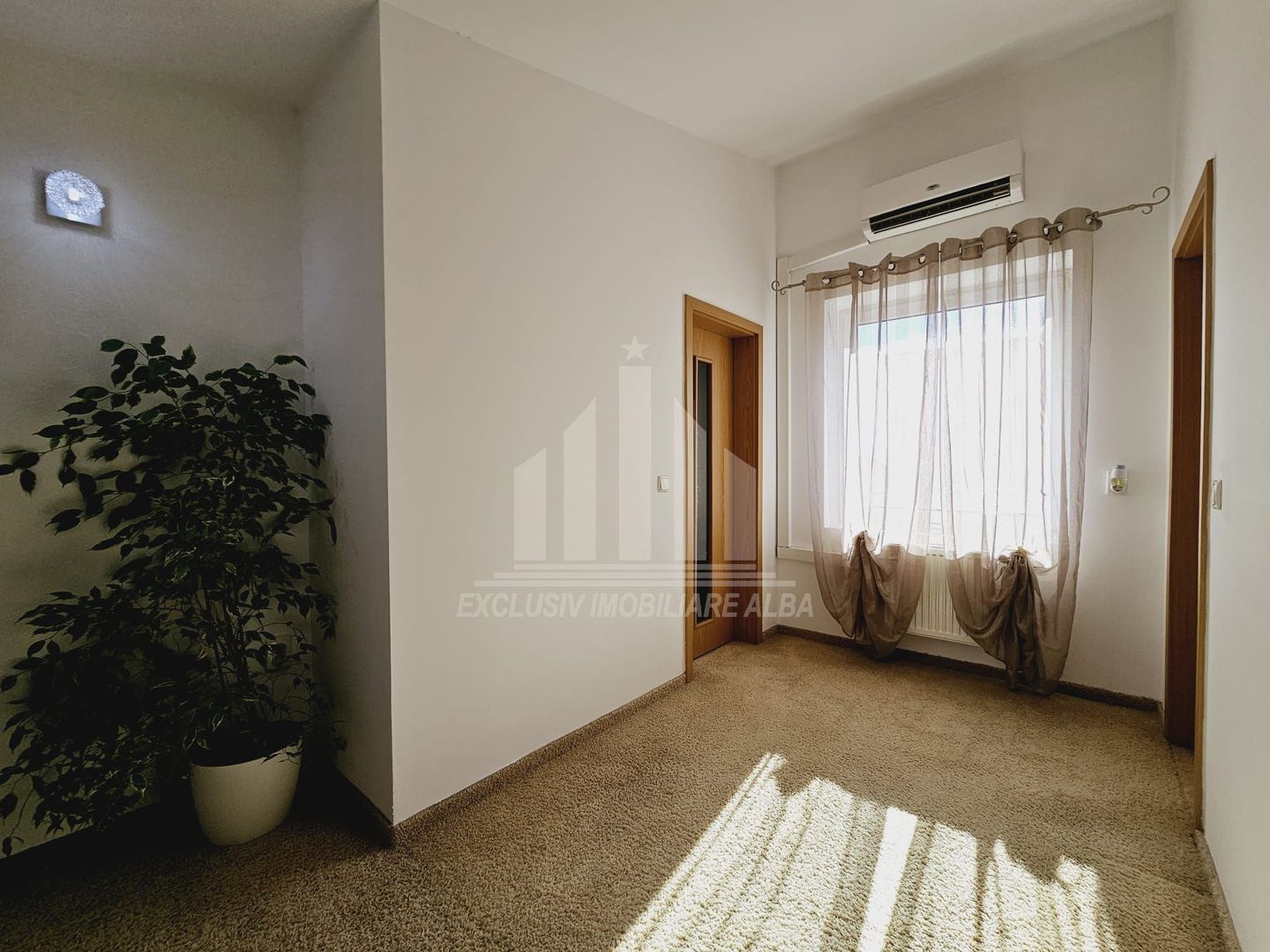 Apartament cu 3 camere decomandate, Cetate - Poză 5