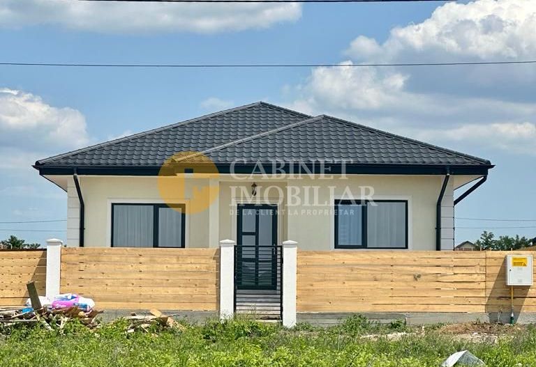 Casa invidiuala cu 4 camere si 2 bai - plan drept - PREDARE Imediata! - Poză 1