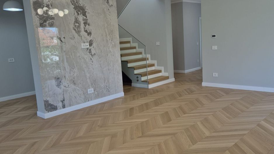 Locuinta individuala cu garaj si teren de 1000mp - Poză 1