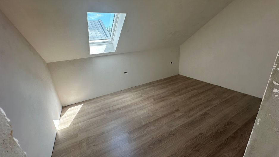 Apartment bloc nou cu lift si loc de parcare inclus - Poză 8