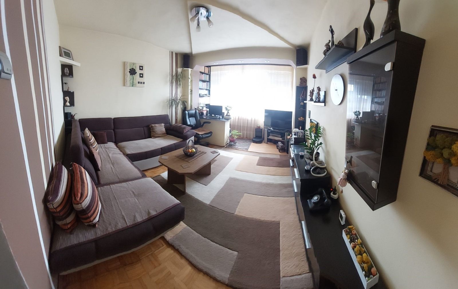 De vanzare apartament 2 Cam mobilat Romanilor Arad GARAJ, 5/10 - Poză 2
