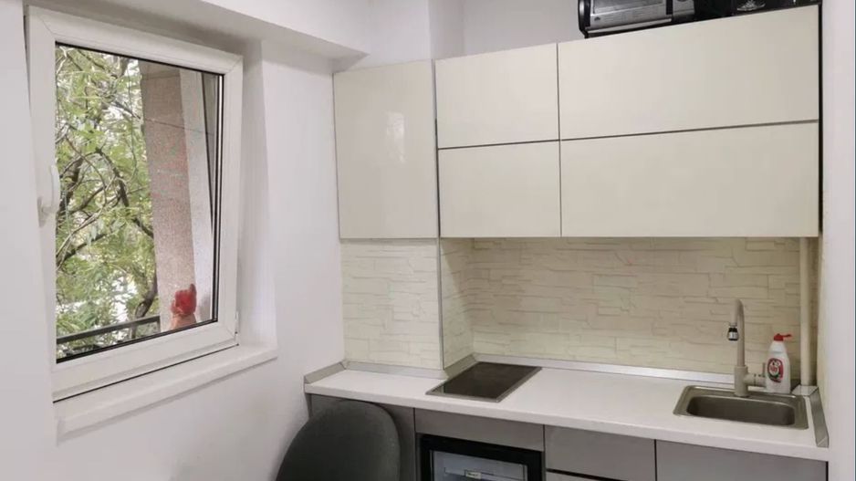 GARSONIERA BUCATARIE INCHISA, BLOC NOU, MOBILAT/UTILAT MODERN, CURAT - Poză 1