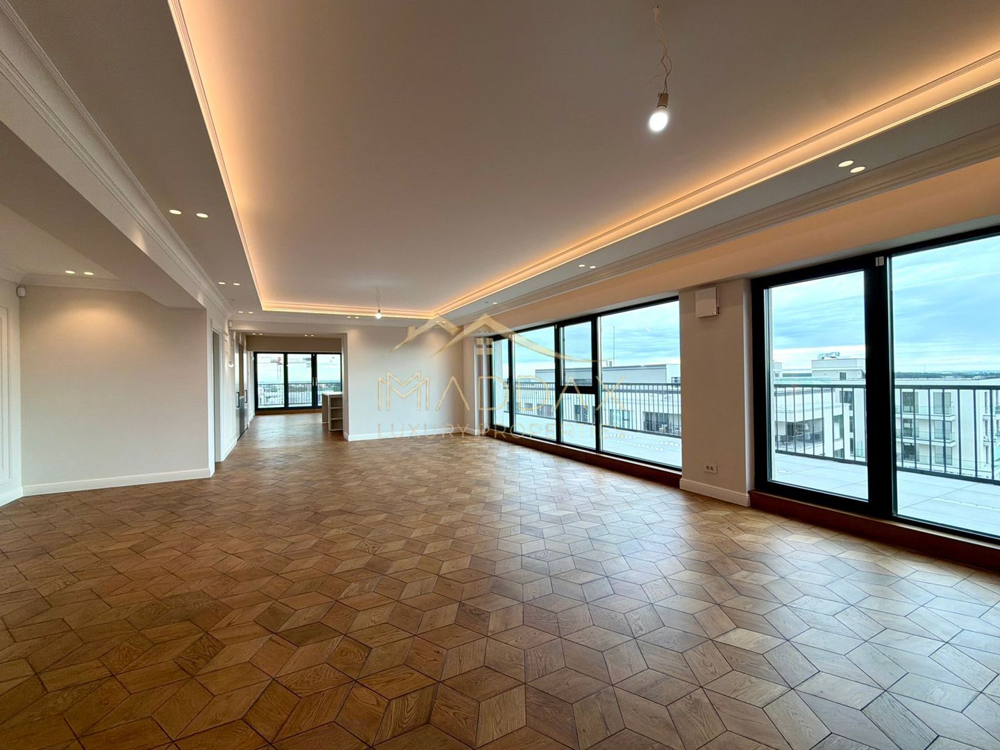 Penthouse cu 4 camere // terasă 70 mp / 200 mp / 3 parking / Straulesti - Poză 25