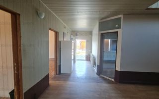 Proprietate in Cristian cu trei constructii+o fundatie,450000euro - Poză 32