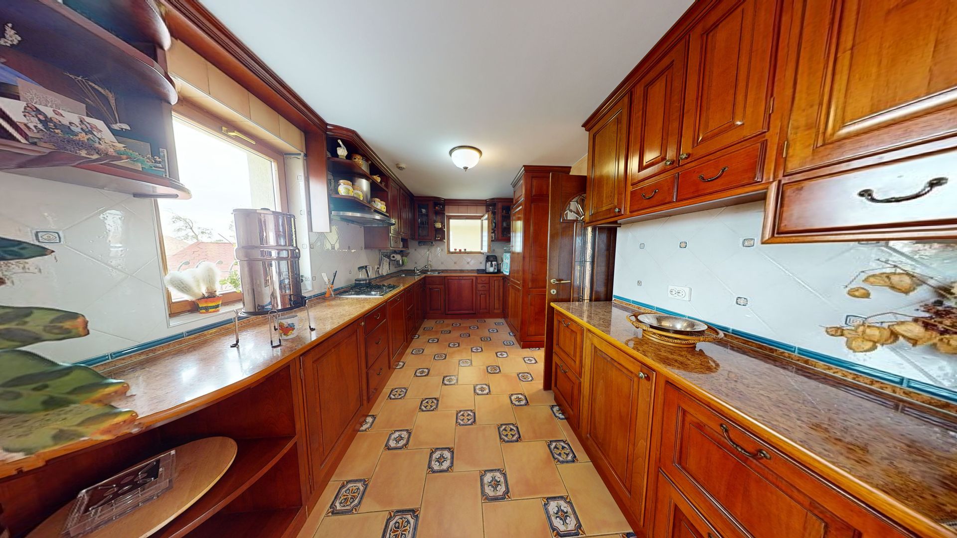 Casa individuala - 7 camere, 278 mp utili - Strand - Poză 2