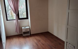 Inchiriez apartament 3 camere,piscina,foisor,vedere padure - Poză 8