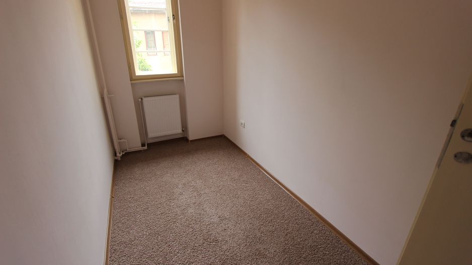 Apartament spatios 3 camere,zona medicina - Poză 11