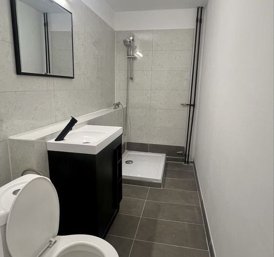 Garsonieră Spțioasă 40 mp 8 min Metrou Mihai Bravu si Mall Vitan Bloc Anvelopat - Poză 3
