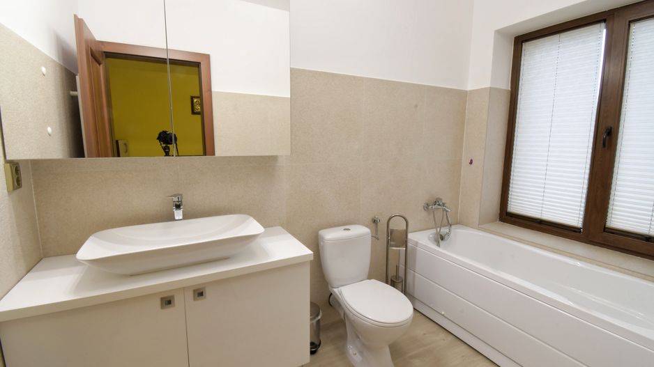 Casa cu 5 camere de inchiriat, zona Becas - Poză 10