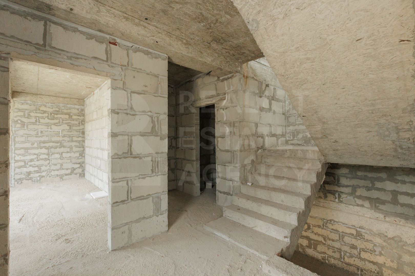 Vânzare duplex, 4 camere, str. Schinoasa Vale, sectorul Centru. - Poză 22