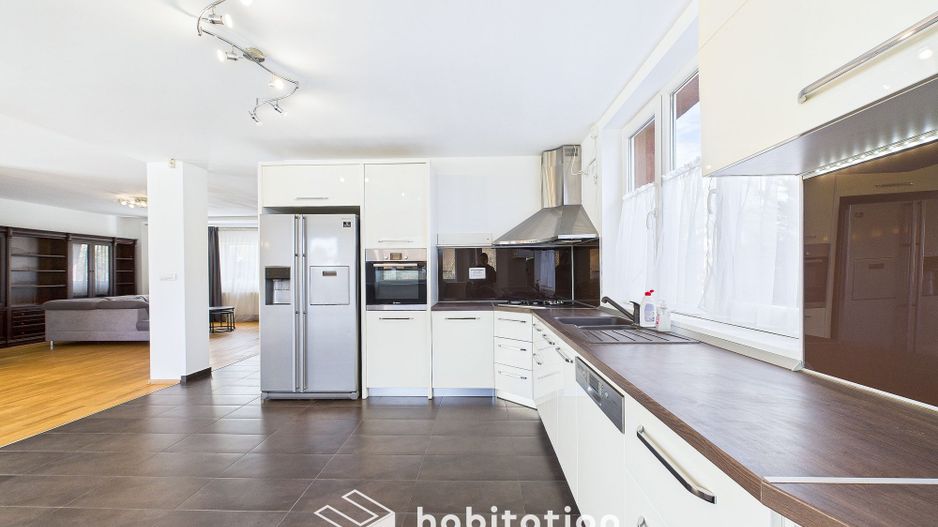 Casă individuală  în Dumbrăvița – liniște, spațiu și lumină naturală - Poză 9