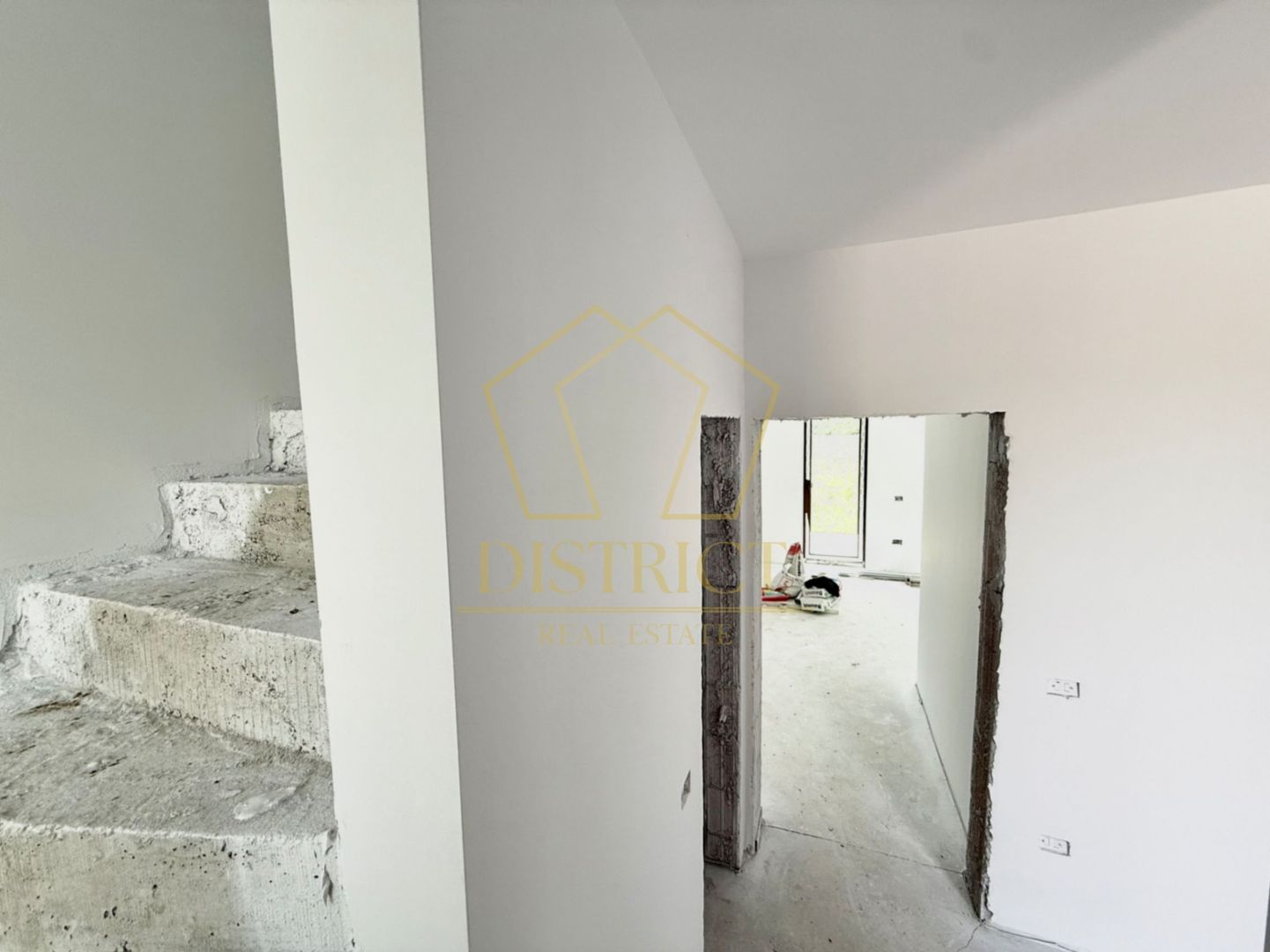 Duplex spatios cu 4 camere | Covaci - Poză 8
