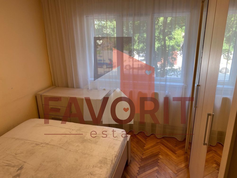 Etaj 1 . Decomandat. Zona Lipovei - Poză 7