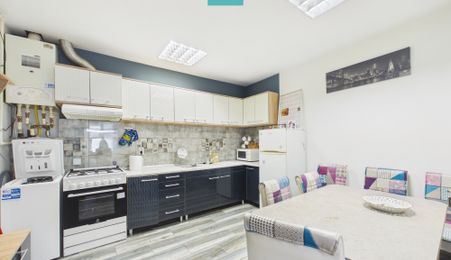 Apartament cu o camera, zona Parneava