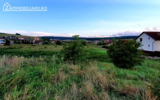 Teren intravilan 5.700 mp in Corunca,zona castelului,34 eu/mp - Poză 1