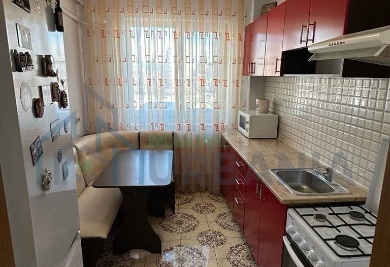 Apartament 3 camere de închiriat, semidecomandat, zona Podul Roș, Iași - Poză 1