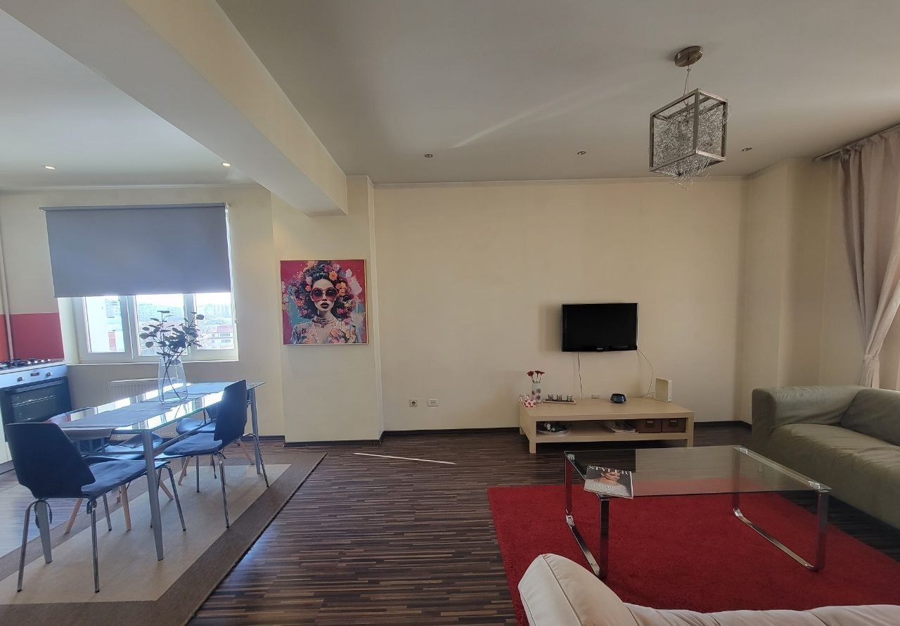Închiriez apartament 2 camere, Decebal, openspace, parcare inclusă - Poză 1